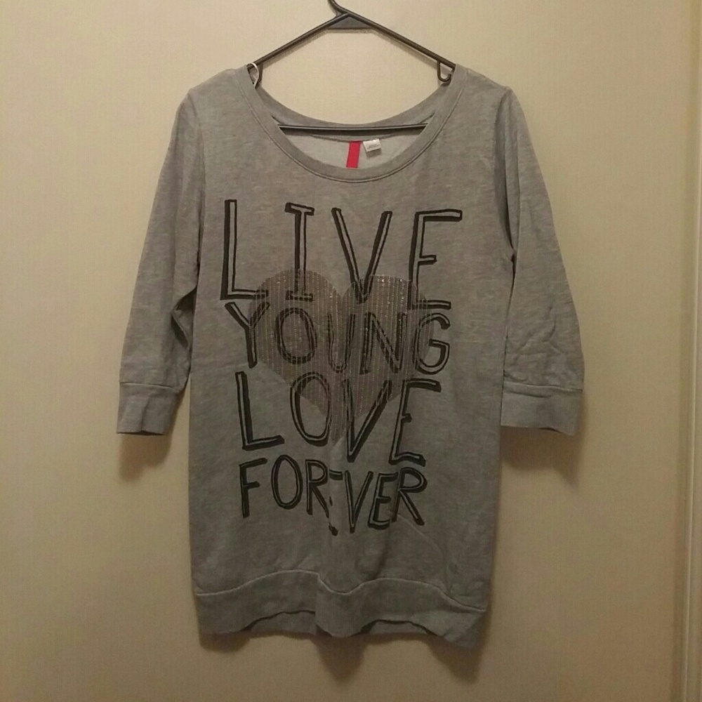 Sweatshirt